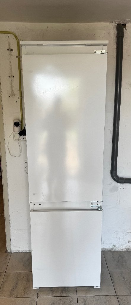 Inbouw combi koelkast en diepvries, Witgoed en Apparatuur, Ophalen, Gebruikt, 200 liter of meer, Met aparte vriezer