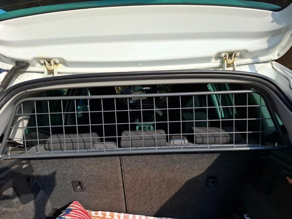 Hondenrekje Volkswagen Polo 2017 - Veilig op weg met uw hond, Ophalen of Verzenden, Zo goed als nieuw