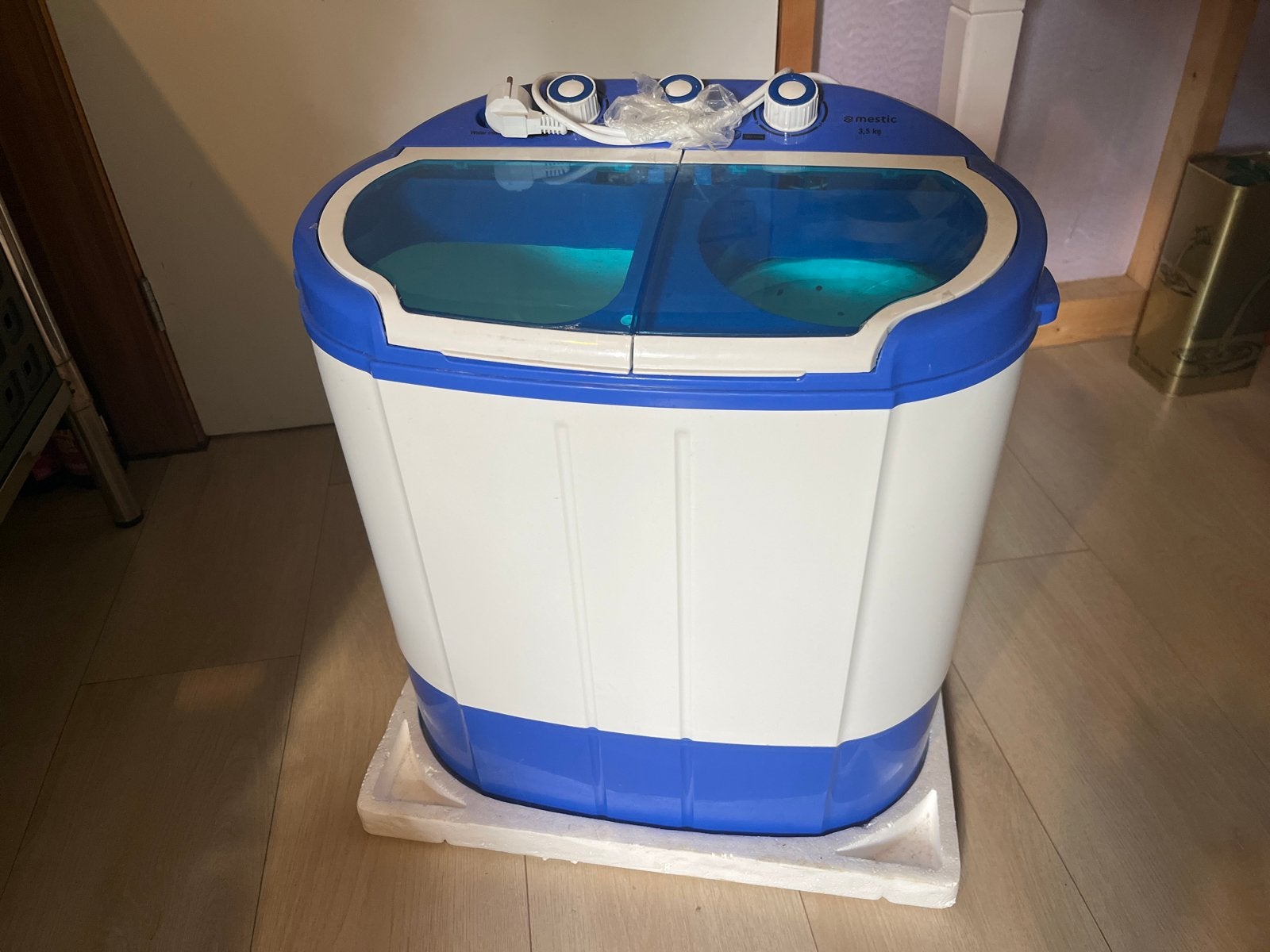 Mestic MW-120 Mini Wasmachine - Ideaal voor Camping/Klein Hu, Ophalen, Minder dan 1200 toeren, Minder dan 85 cm, 4 tot 6 kg