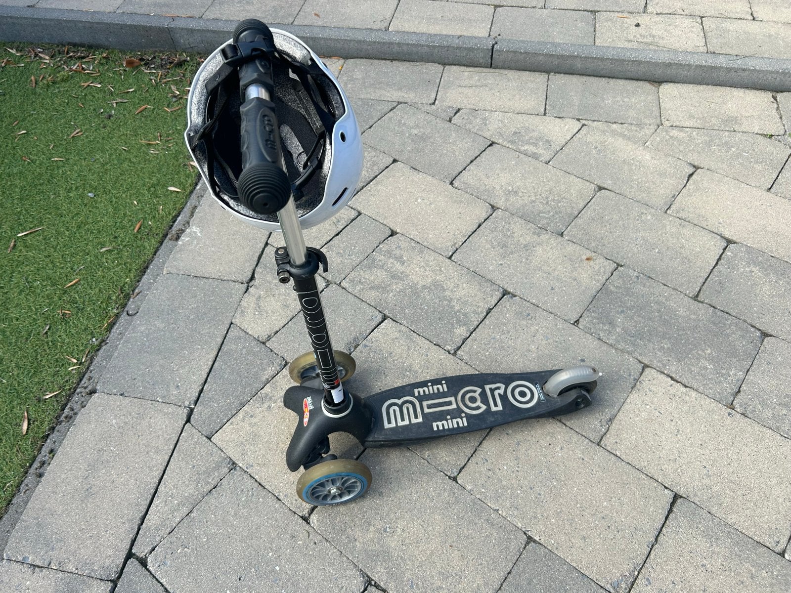 Micro Mini Step met helm, Ophalen of Verzenden, Zo goed als nieuw, Gewone step