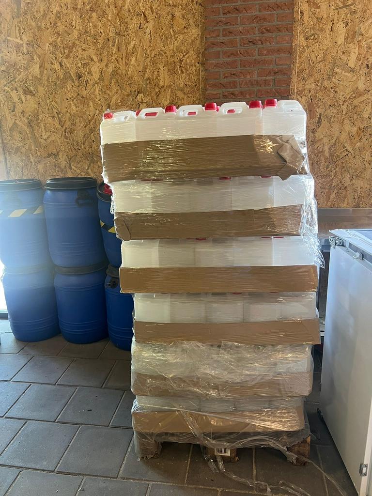 500 2,5 liter jerrycans met dop nieuw TEAB, Auto diversen, Ophalen, Zo goed als nieuw