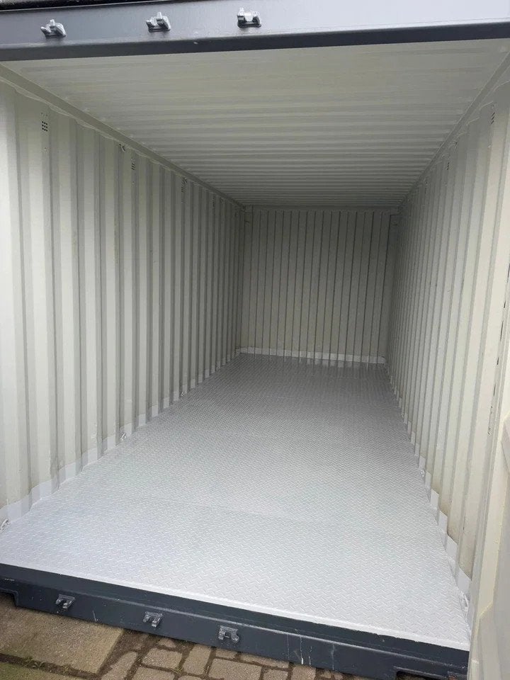 VERNOOY 20FT 8.6 TRAANPLAAT VLOER (CHEQUER PLATE) 104046, Dave Vernooij, Dave@vernooy.nl, Kellensedwarsweg 9
4004 JC  Tiel, NL