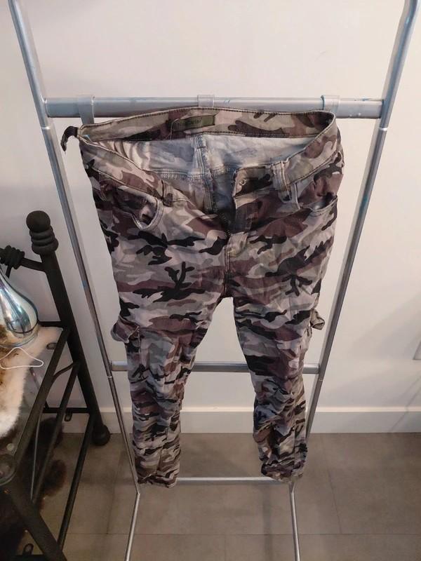 Camo broek maat 38 van Nina Carter, Maat 38/40 (M), Overige kleuren, Ophalen of Verzenden, Gedragen