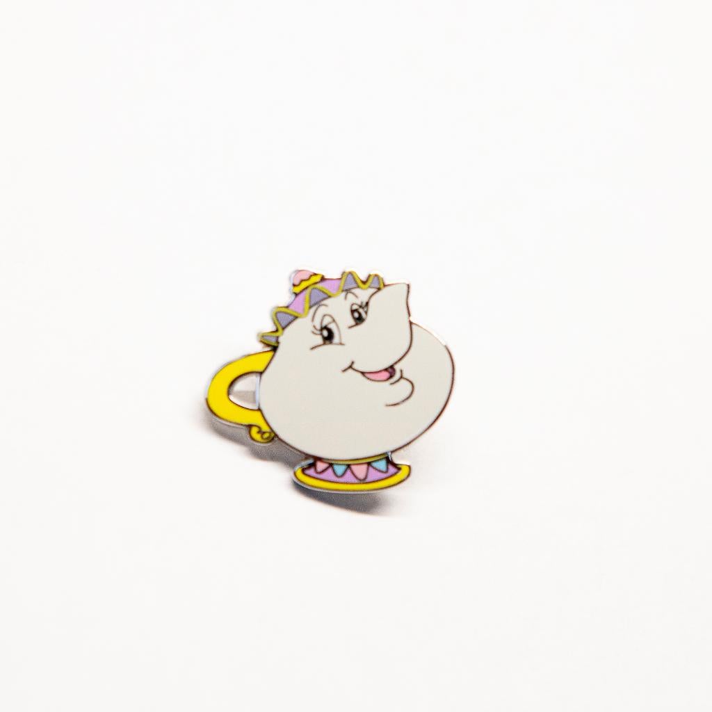 Cast lanyard refresh pin - mrs potts, Verzamelen, Ophalen of Verzenden, Overige figuren, Zo goed als nieuw, Beeldje of Figuurtje
