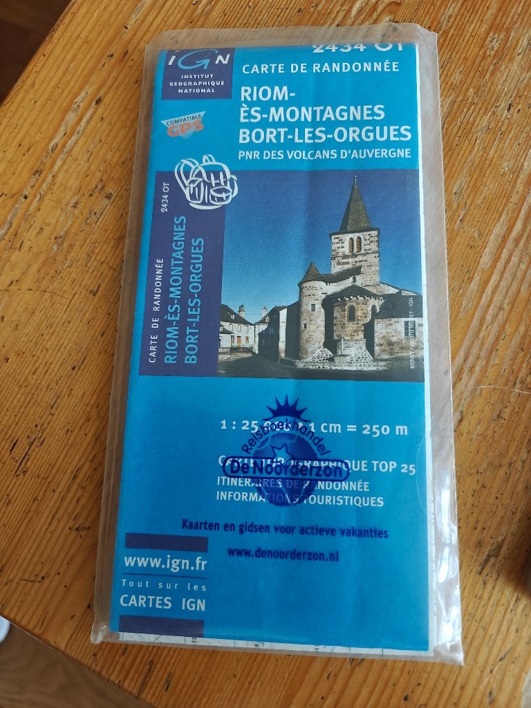 wandelkaart Riom-és-Montagnes-Bort-les-Orgues IGN 2434 OT, Gelezen, Ophalen of Verzenden, Landkaart, 2000 tot heden