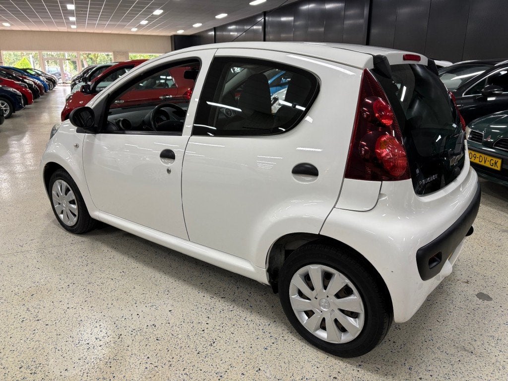 Foto 6 van Peugeot 107 1.0 Airco 5 Deurs apk 7-27 NL auto NAP