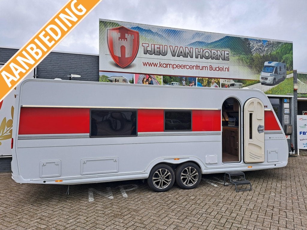 Kabe Royal 630 TDl FK KS E2 tandemas, Schokbreker, Rondzit, 7 tot 8 meter, Bedrijf