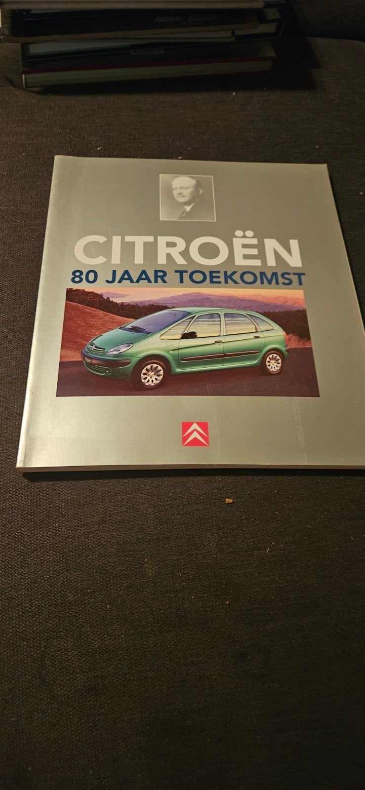 Citroën 80 Jaar Toekomst - Jubileumboek, Ophalen of Verzenden, Zo goed als nieuw, Citroën, Onbekend