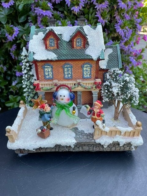 Kersthuisje kerstdorp sneeuwpop OPRUIMING !!, Ophalen of Verzenden