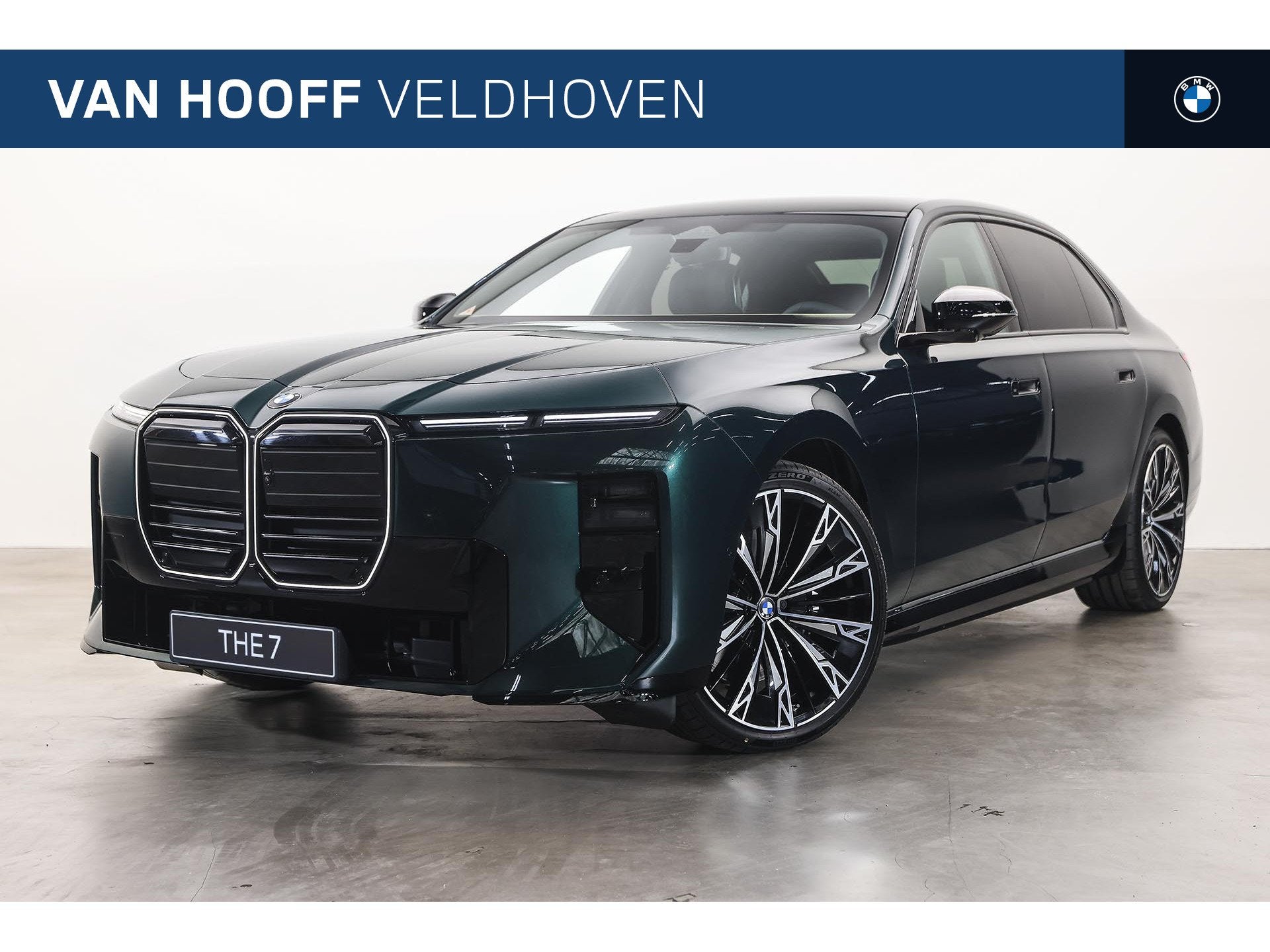 BMW i7 50 xDrive M Sport / Panoramadak Sky Lounge / Parking, Automaat, Dealer onderhouden, Zwart, 2670 kg