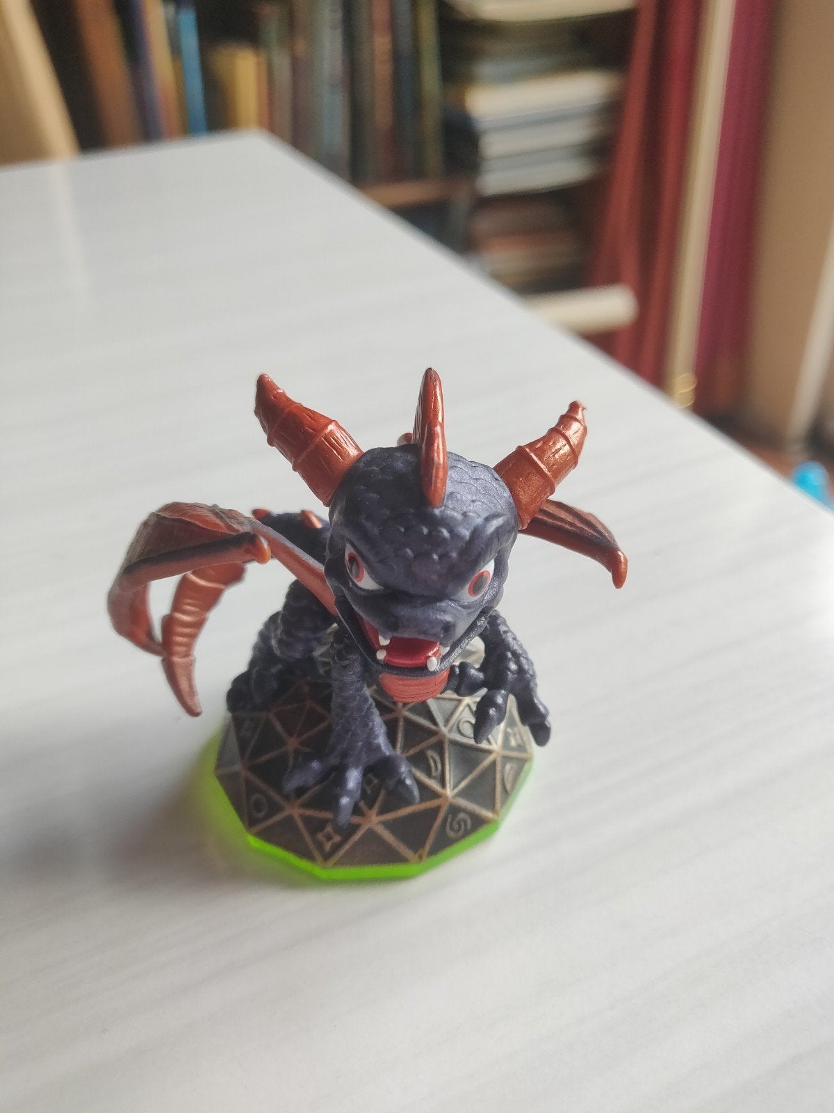 Skylanders Spyro's Adventure - Dark Spyro figuur, Ophalen of Verzenden, Zo goed als nieuw