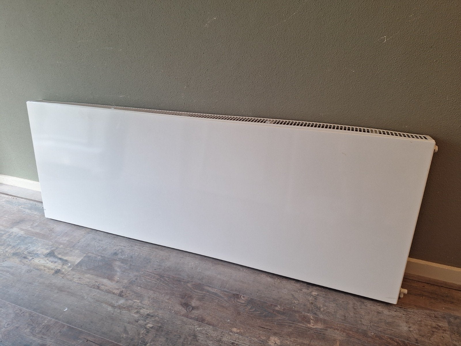 ELA Radiator, Doe-het-zelf en Verbouw, Verwarming en Radiatoren, Ophalen, 30 tot 80 cm, Radiator, Zo goed als nieuw