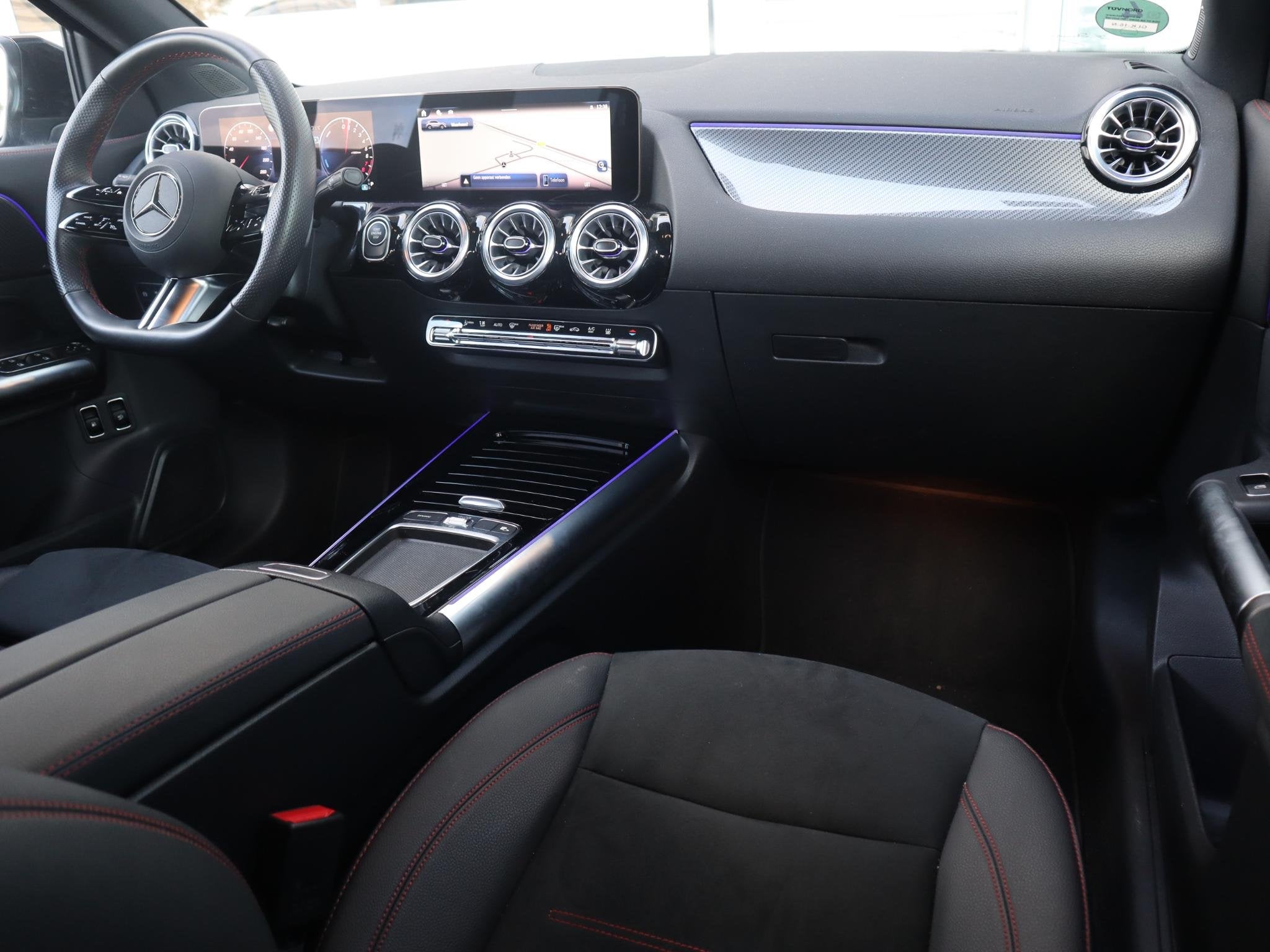 Mercedes-Benz GLA-klasse 250 e Star Edition AMG Line l Trekh, Auto's, Dealer onderhouden, 16 kWh, Blauw, Bedrijf