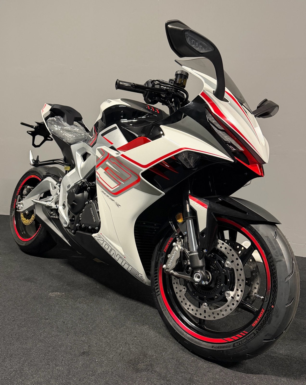 ZONTES 703RR 2026 3-cilinder Brembo Quickshifter, Motoren, Nieuw, Motorrijbewijs A, 703 cc, Bedrijf