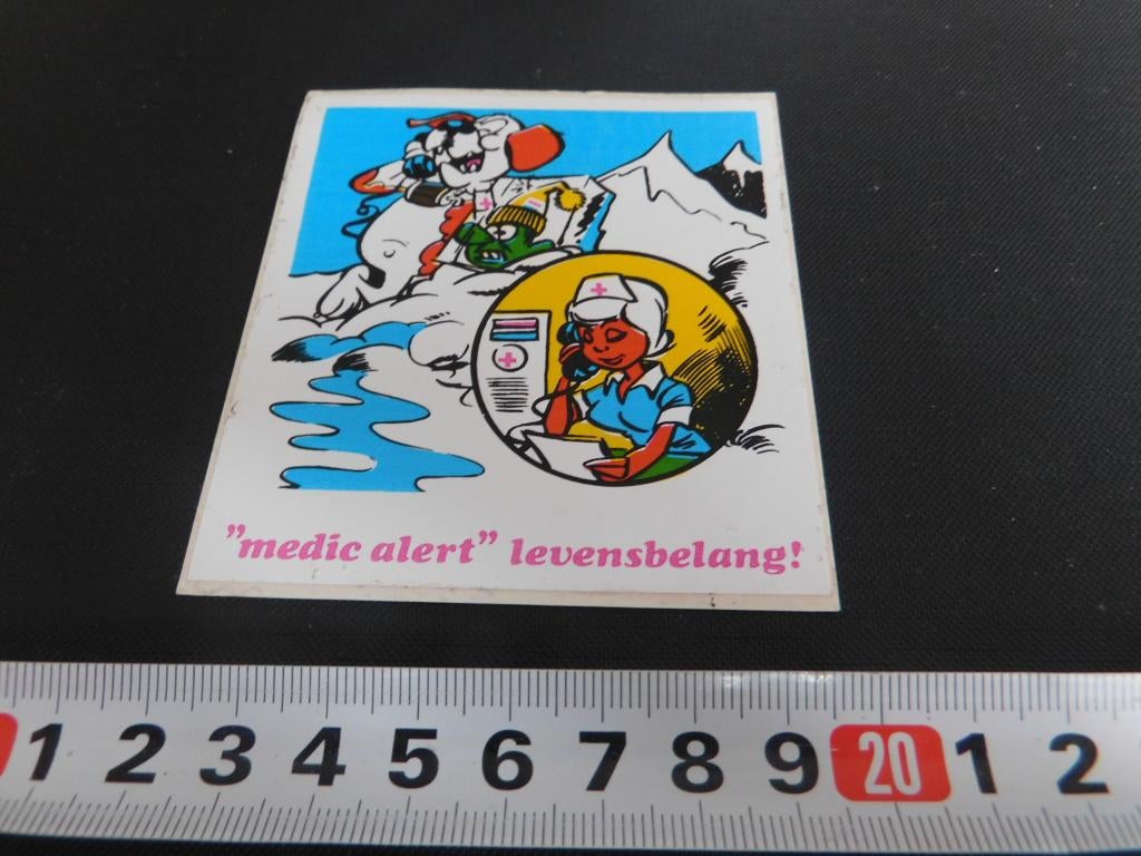 sticker strip Rode Kruis MEDIC ALERT  Levensbelang !, Verzamelen, Ophalen, Zo goed als nieuw