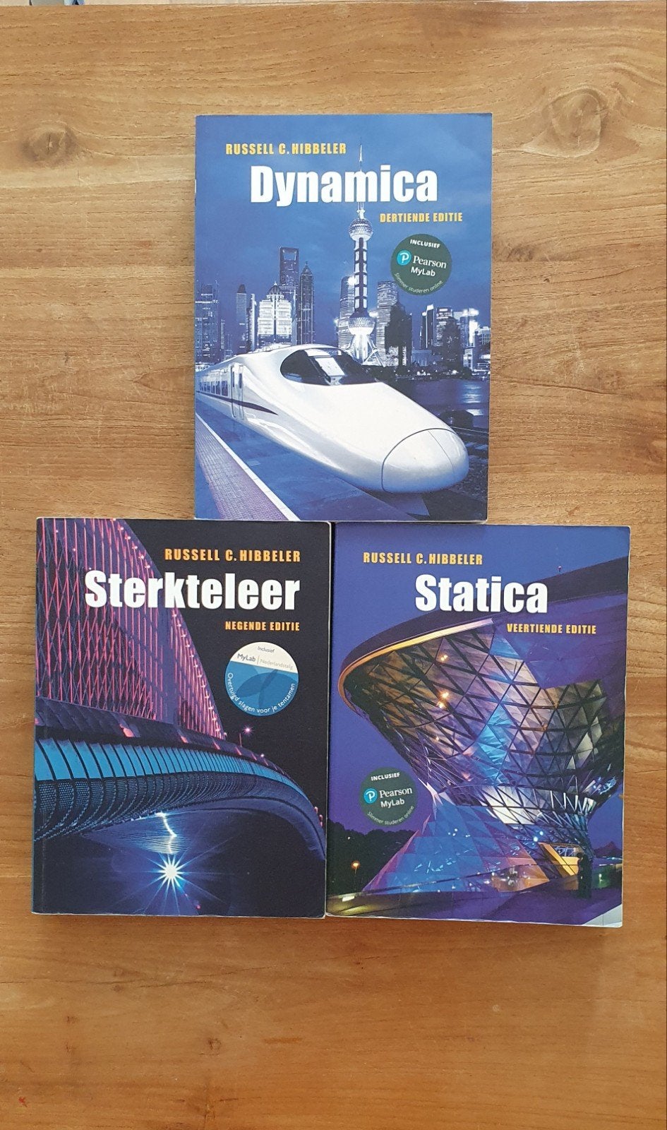Russell C. Hibbeler: Sterkteleer en Dynamica, Ophalen of Verzenden, Beta, Gelezen, HBO