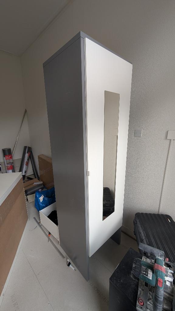 Kast MOET WEG GRATIS, Huis en Inrichting, Kasten | Kledingkasten, Zo goed als nieuw, 150 tot 200 cm, 50 tot 100 cm, 25 tot 50 cm
