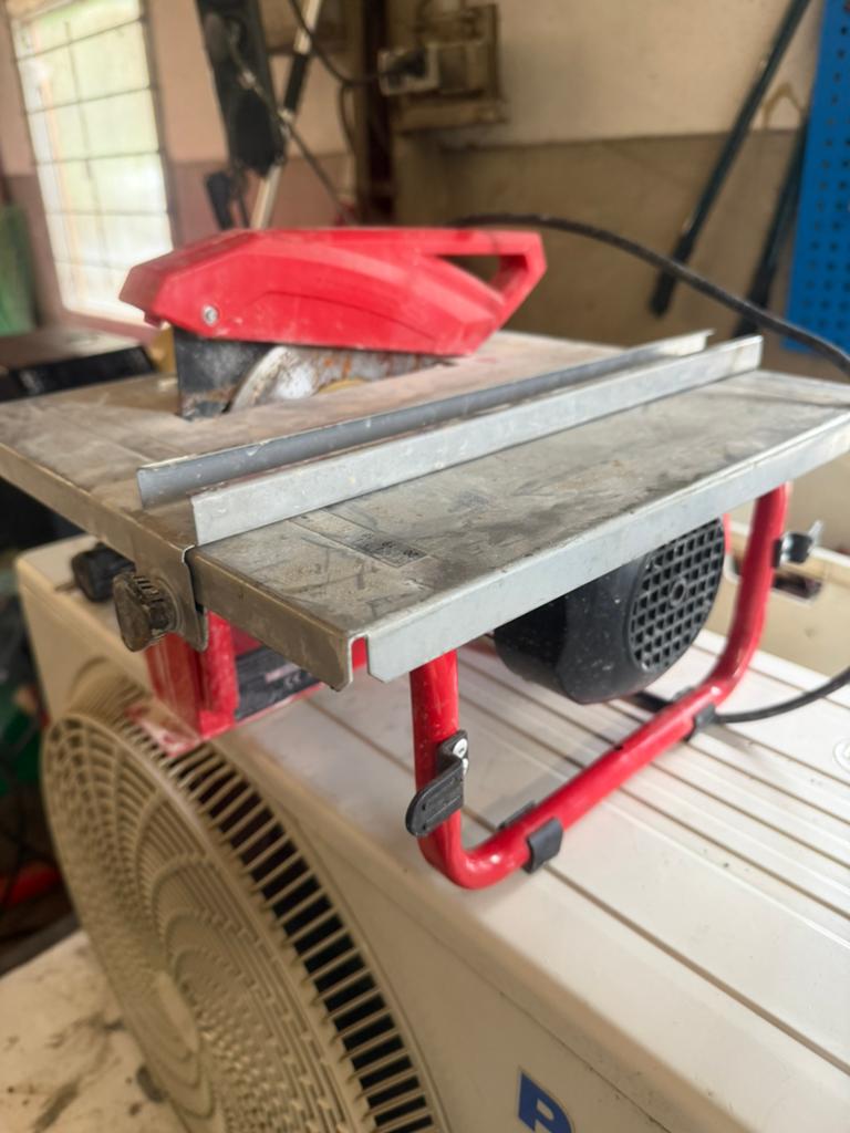 Stenen plavuizen zaagmachine, 70 mm of meer, Ophalen of Verzenden, Zo goed als nieuw, Lintzaag