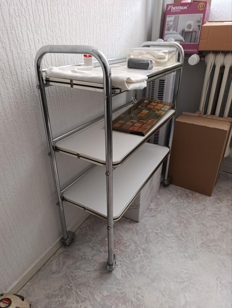 Verrijdbaar metalen rek met 3 planken, Huis en Inrichting, Ophalen of Verzenden