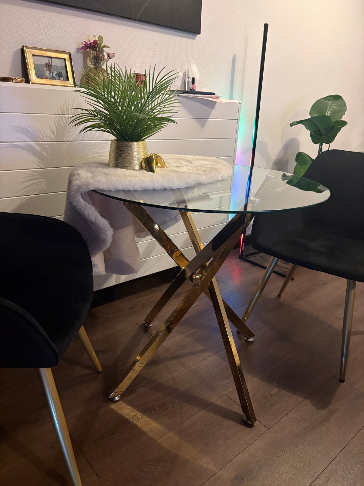 Moderne ronde glazen eettafel met gouden onderstel, Ophalen, 100 tot 150 cm, Rond, Tot twee personen