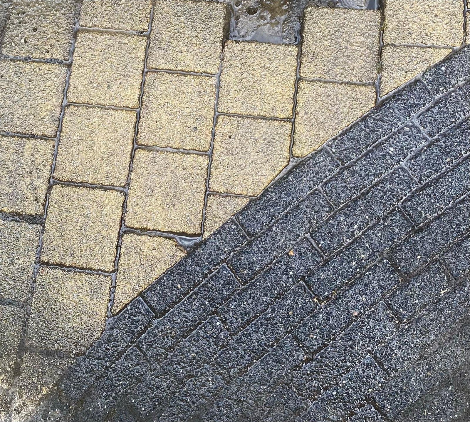 17 m2 Gele en antraciet klinkers, Tuin en Terras, Tegels en Klinkers, Ophalen, Gebruikt, Klinkers, 10 m² of meer