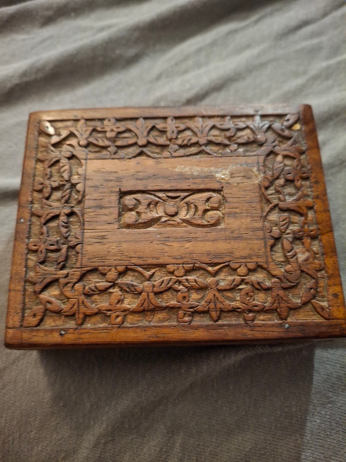 Antiek houten sieradendoosje met houtsnijwerk, Ophalen