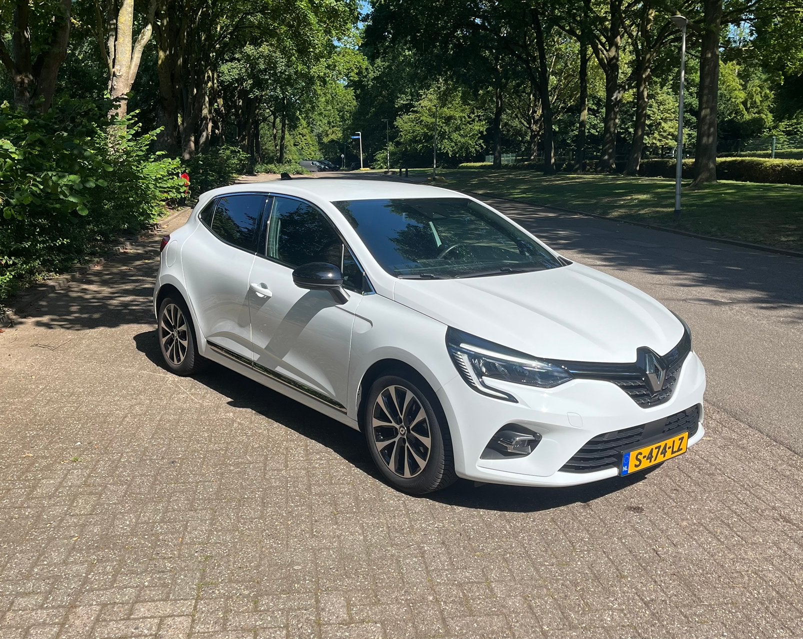 Renault Clio 1.0 TCe 90pk GPF 2022 Wit, Voorwielaandrijving, Lane Keeping Assist, Euro 6, Leder en Stof