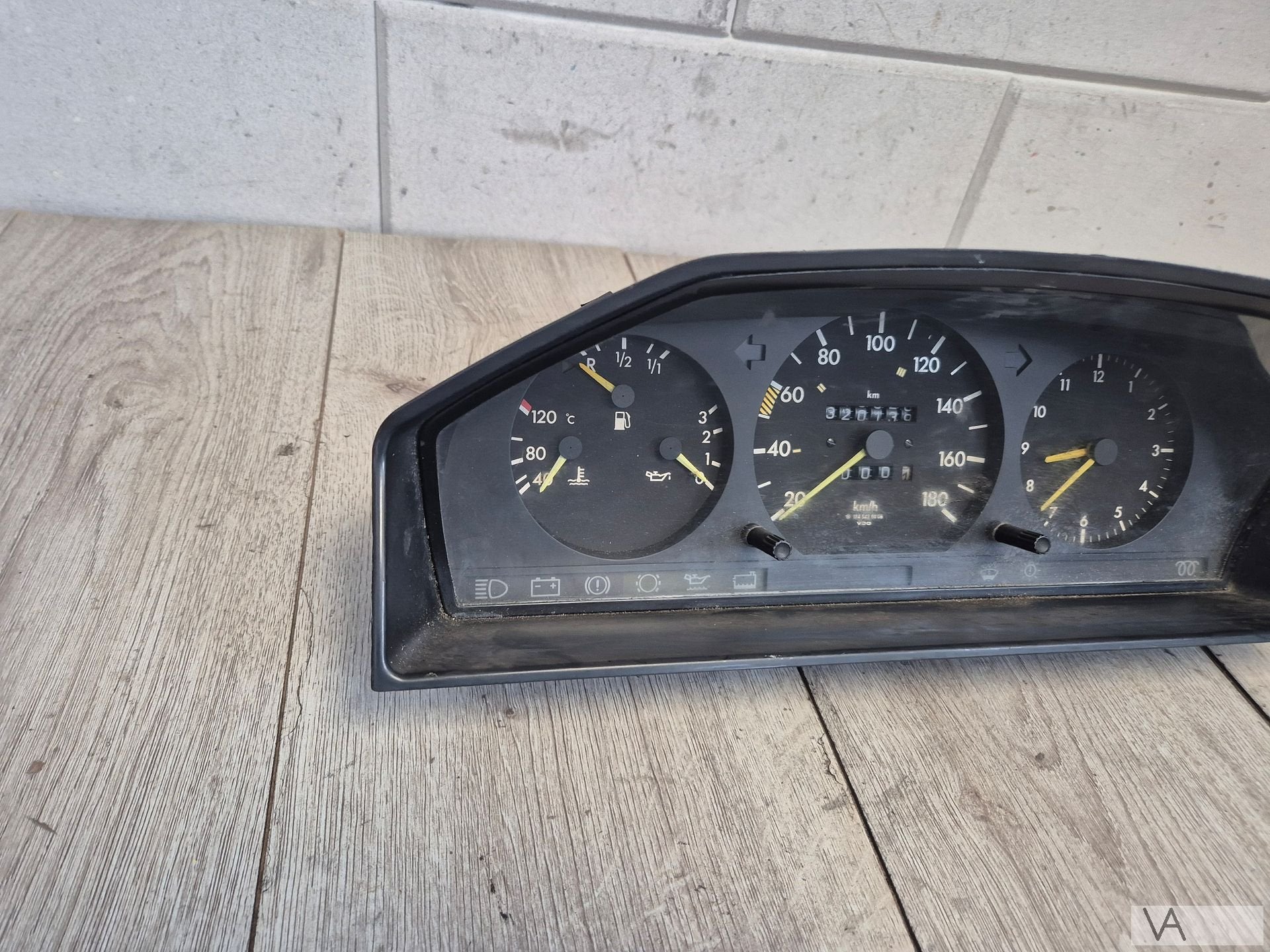 Cockpit tellerbak van Mercedes W124 DIESEL 1245426006 €100, Auto-onderdelen, Gebruikt, -, Ophalen of Verzenden, -