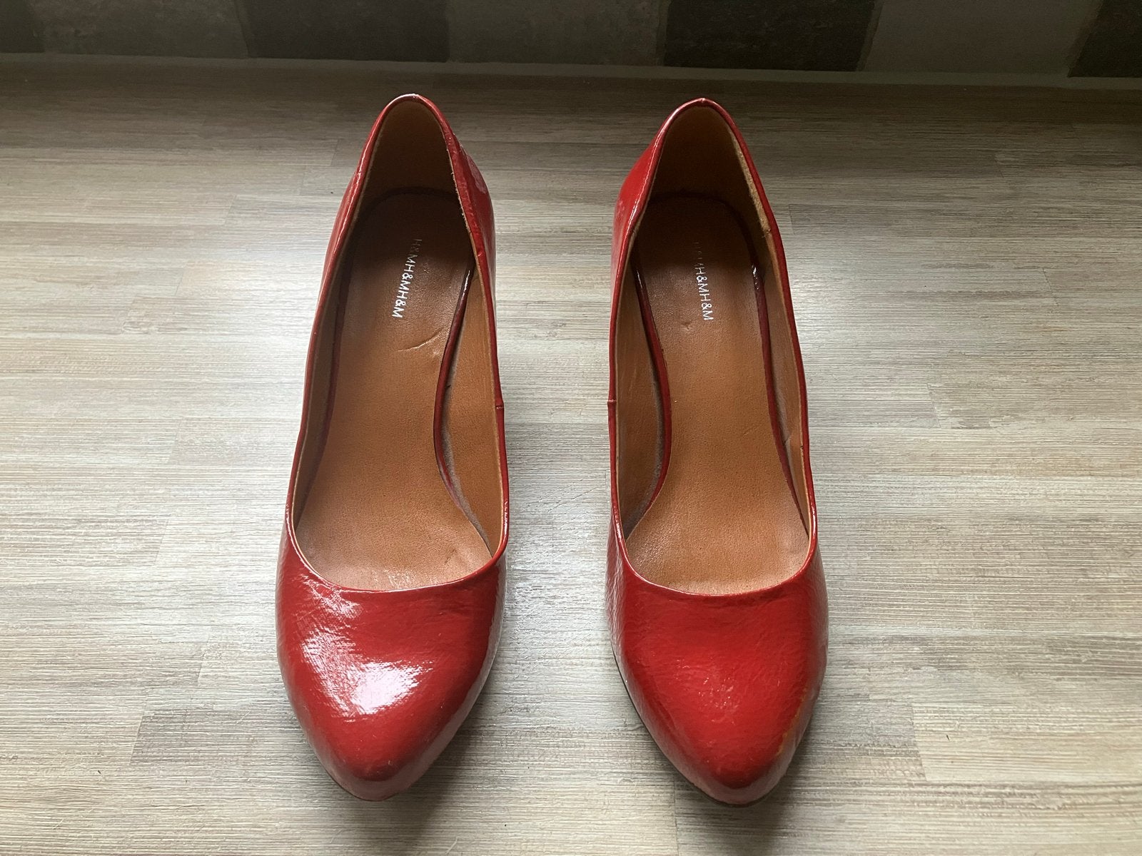 Rode pumps met lage hak, Schoenen met lage hakken, Ophalen of Verzenden, Zo goed als nieuw, Rood