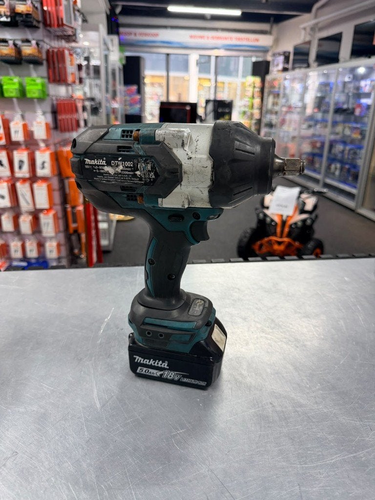 Makita DTW1002 18V + 5.0Ah accu | Gebruikt, Gebruikt, ., Ophalen of Verzenden, .