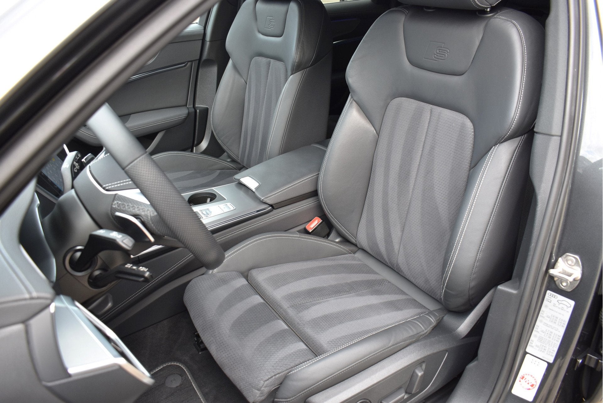 Audi A6 Avant 55 TFSI e Quattro S-Line Competition Soft-Clos, Auto's, Automaat, Dealer onderhouden, Verwarmde buitenspiegels, Gebruikt
