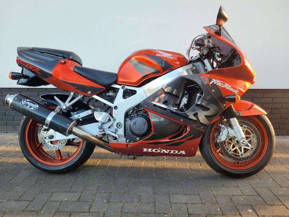 CBR 900 RR FIREBLADE -SC33 -Superdikke Fireblade -weinig km., Motoren, Motoren | Honda, HONDA, 4 cilinders, Motorrijbewijs A, Bedrijf