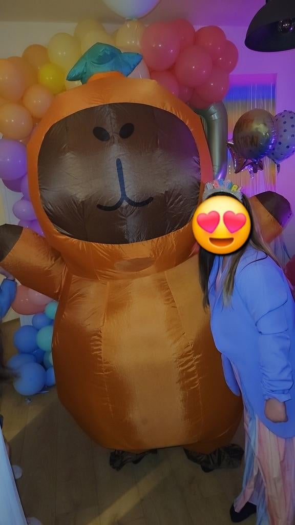 Capibara mascotte te huur voor je feestje €80,-, Ophalen, Nieuw, Verjaardag