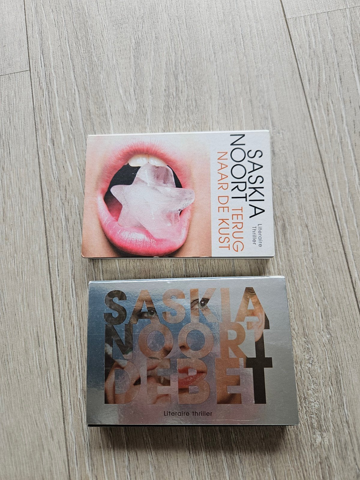 Saskia Noort Dwarsliggers: Terug naar de Kust & Debet, Ophalen of Verzenden, Zo goed als nieuw, Saskia Noort, Nederland