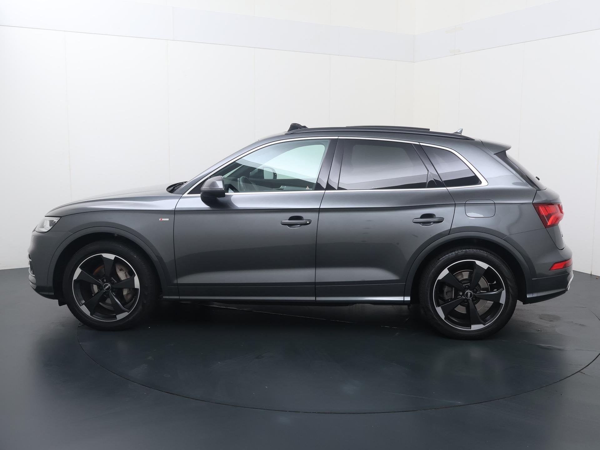 Audi Q5 55 TFSI e quattro Competition | SoH 89% | 367 PK | T, Auto's, 4 cilinders, Plug-in hybride, Bedrijf, Vierwielaandrijving