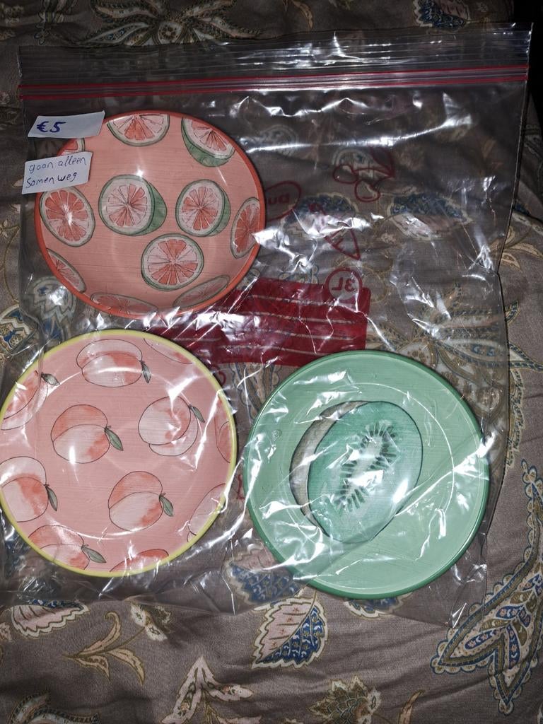 3 zomerse Hema schaaltjes met fruitprint, Keramiek, Ophalen of Verzenden, Overige stijlen, Schaal of Schalen