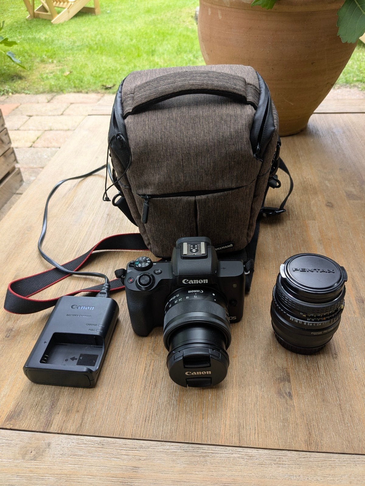 Canon EOS M50 systeemcamera + EF-M 15-45mm kitlens, Canon, Ingebouwde flitser, Ophalen of Verzenden, Zo goed als nieuw