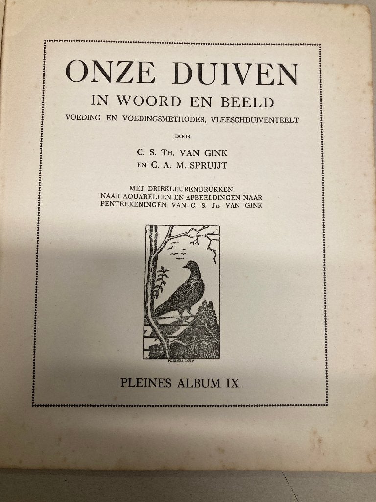 T.K. Onze duiven in woord en beeld Pleines Album IX, Ophalen of Verzenden, Gelezen, Prentenboek