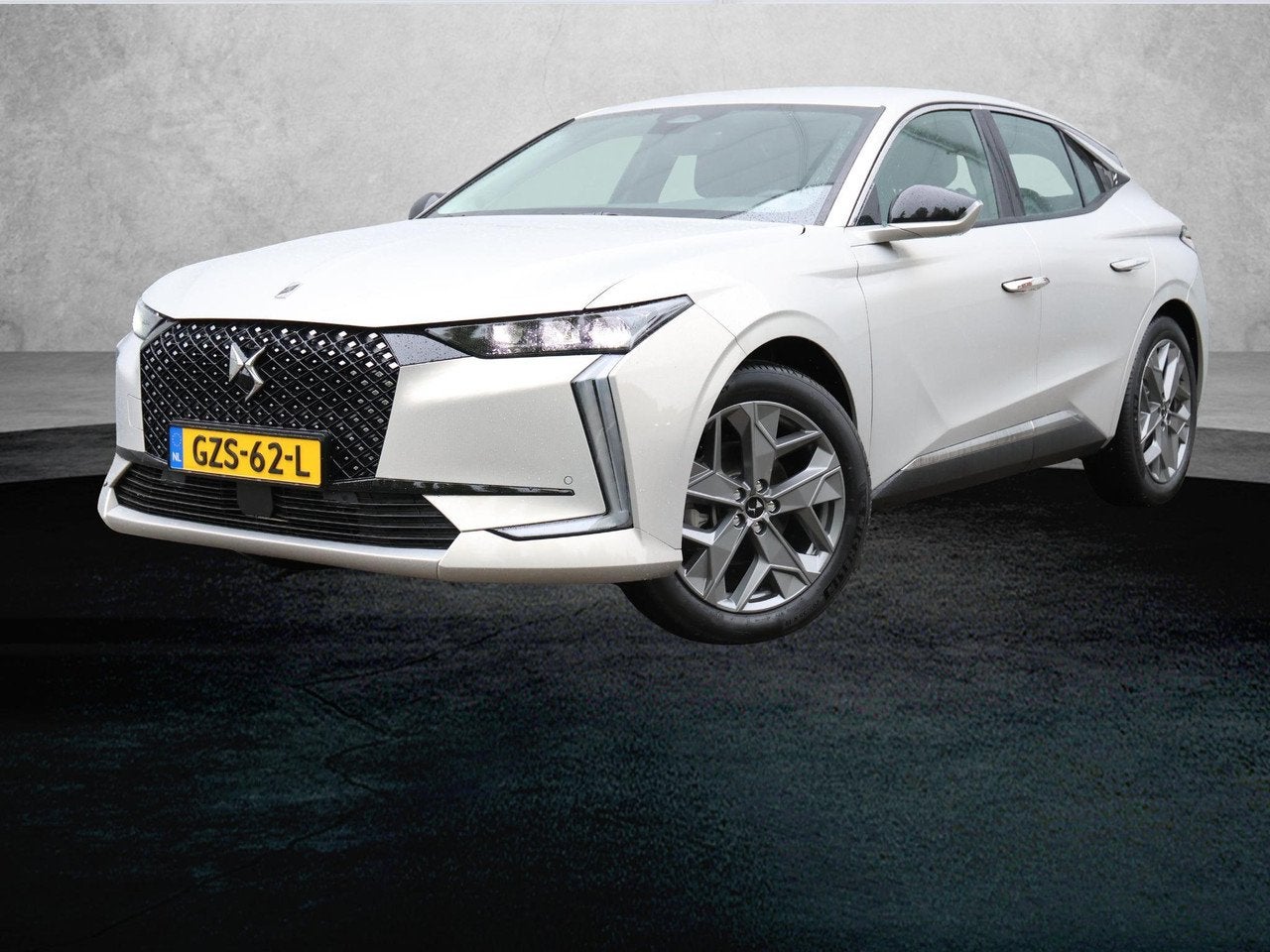 DS DS 4 1.2 145pk Hybrid Pallas | Achteruitrijcamera | Apple, Auto's, DS, Automaat, 145 pk, Gebruikt, 1199 cc