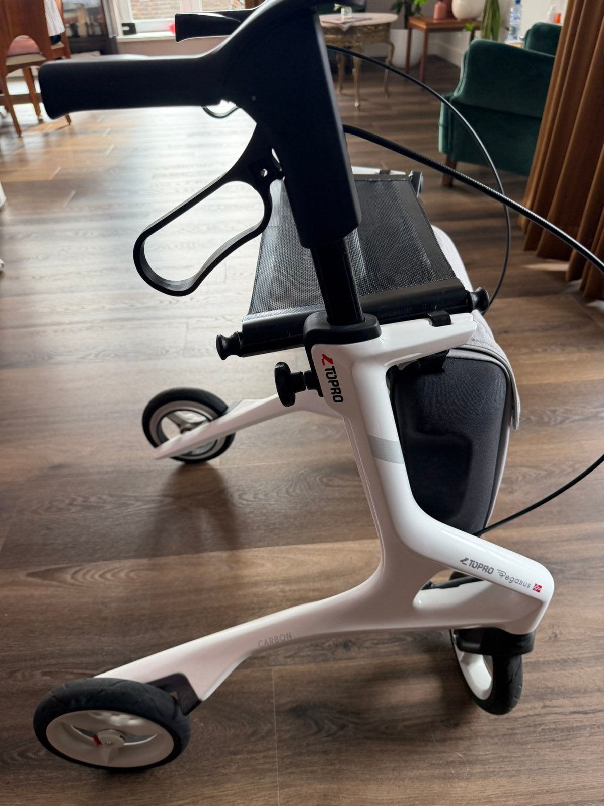 Harmon carbon lichtgewicht rollator, Diversen, Rollators, Ophalen, Lichtgewicht, Zo goed als nieuw
