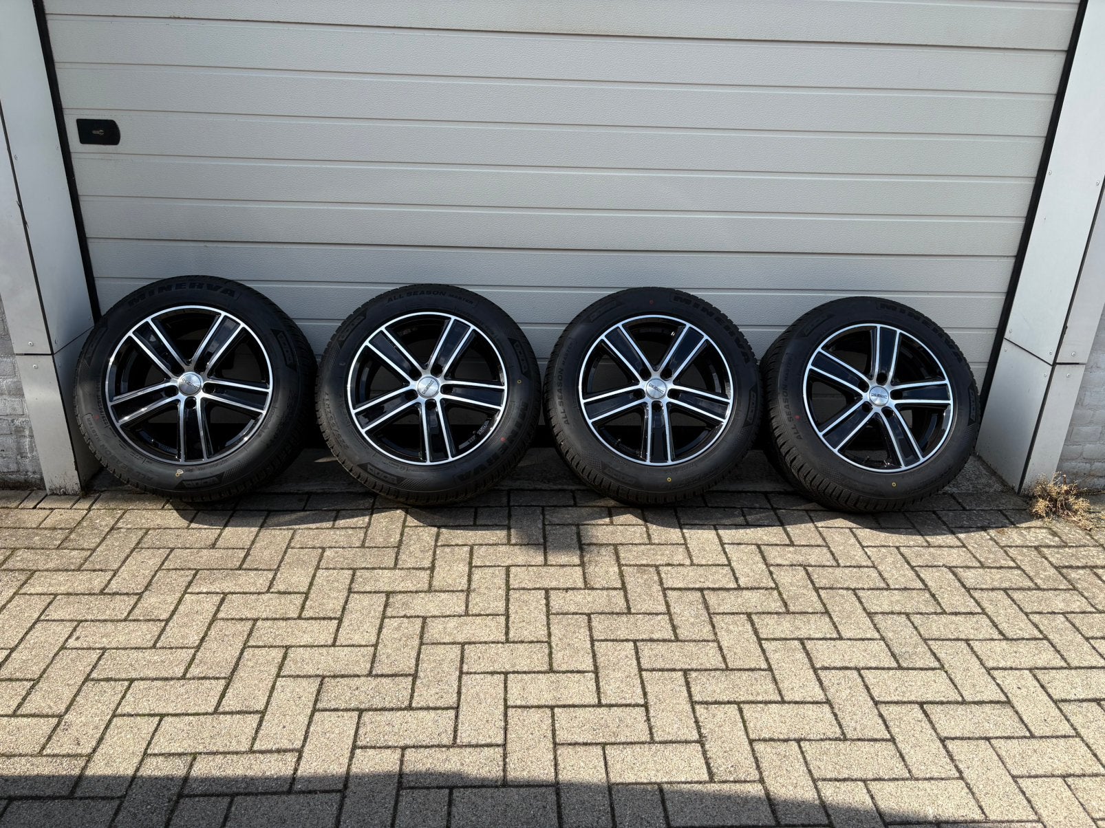 Velgen 17 inch met nieuwe banden voor o.a. Fiat Ducato, Auto-onderdelen, Banden en Velgen, Ophalen, Bestelwagen, Banden en Velgen
