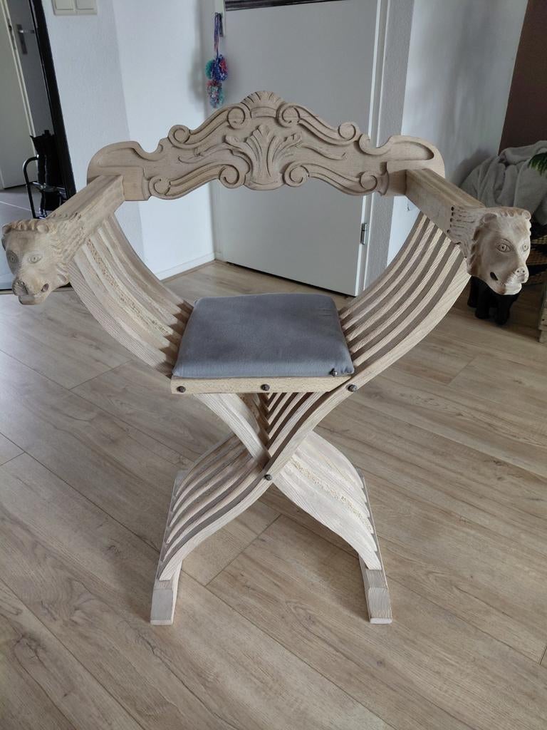 Antieke kasteel stoel, Antiek en Kunst, Antiek | Meubels | Stoelen en Banken, Ophalen