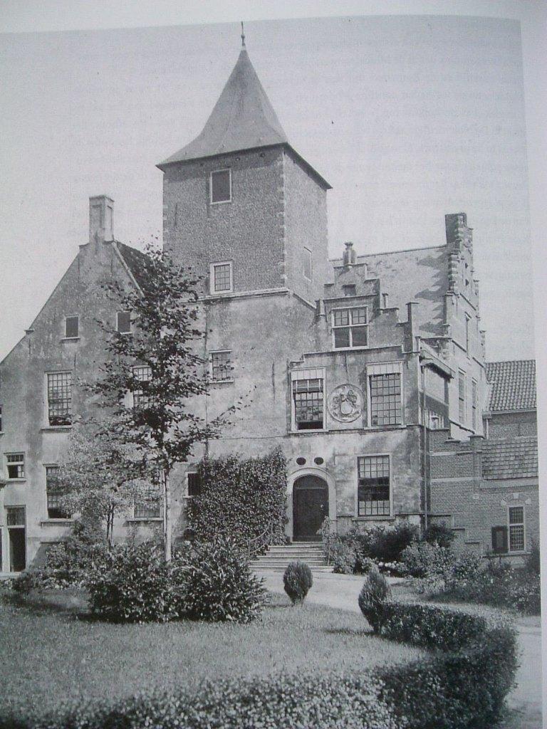 De Heilige Driehoek. Kloosterenclave te Oosterhout., Ophalen of Verzenden, Zo goed als nieuw, J. Gorisse