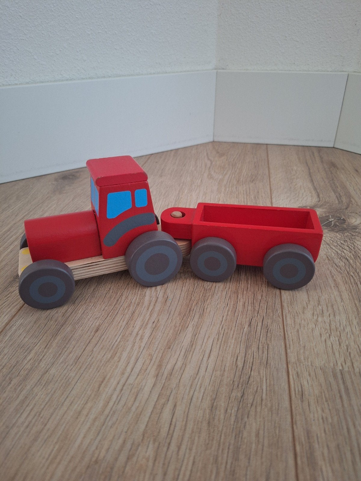 Houten tractor met aanhanger, Ophalen of Verzenden, Zo goed als nieuw, Duw- of Trekspeelgoed