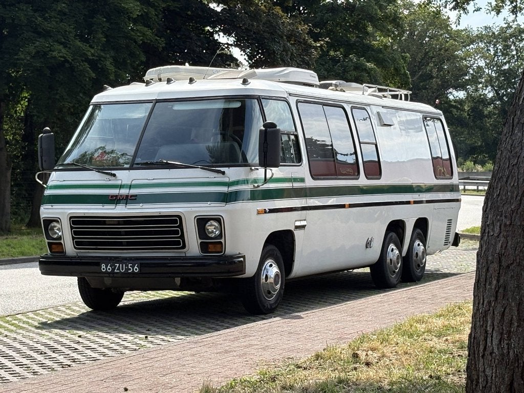 GMC Motorhome 26 feet - 1976, Chemisch toilet, Buscamper of Camperbus, Afzuigkap, Ringverwarming