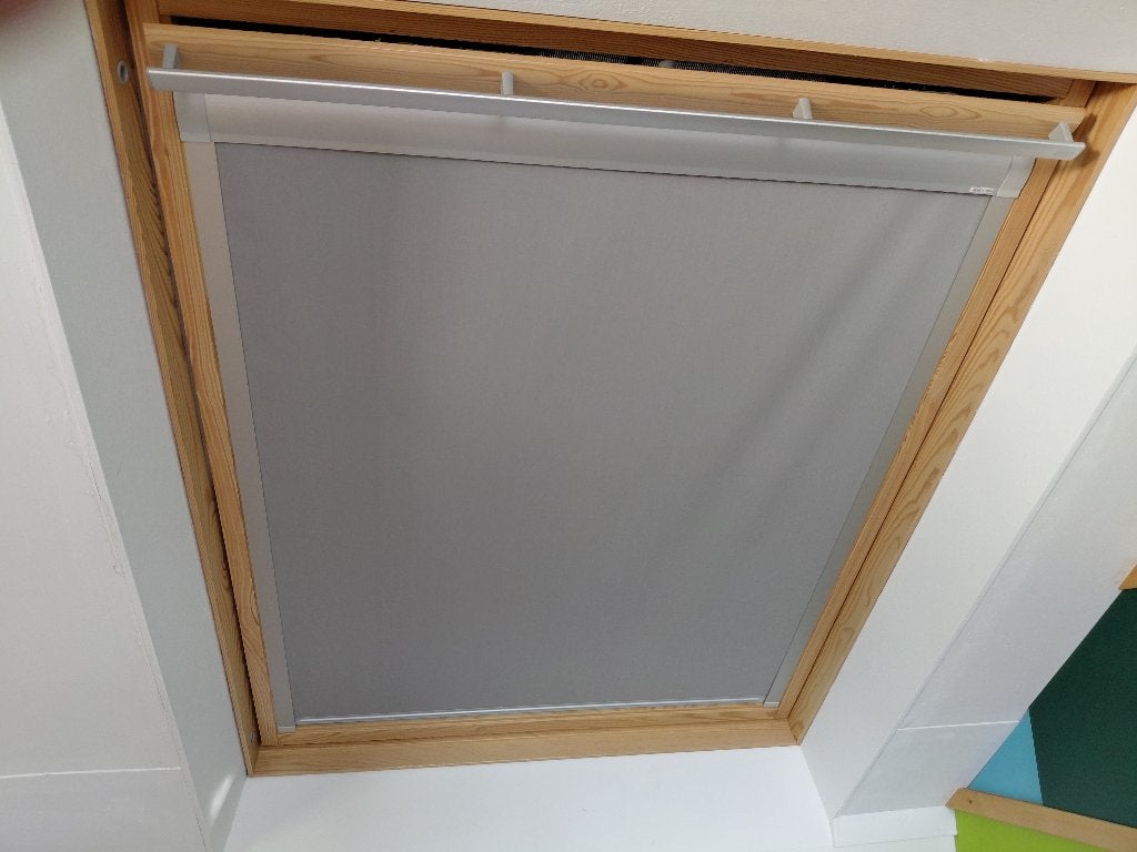 2 rolgordijnen voor  Velux dakraam, Overige materialen, Gebruikt, Rolgordijn, 99 cm