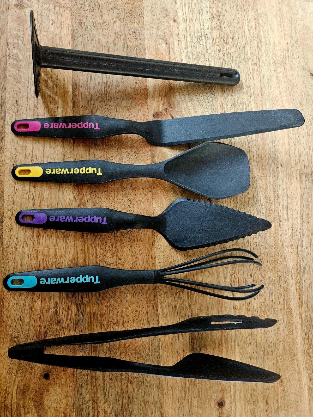 Tupperware Keukengerei Set - Diverse Kleuren, Huis en Inrichting, Keuken | Tupperware, Gebruikt, Overige kleuren, Met handvat