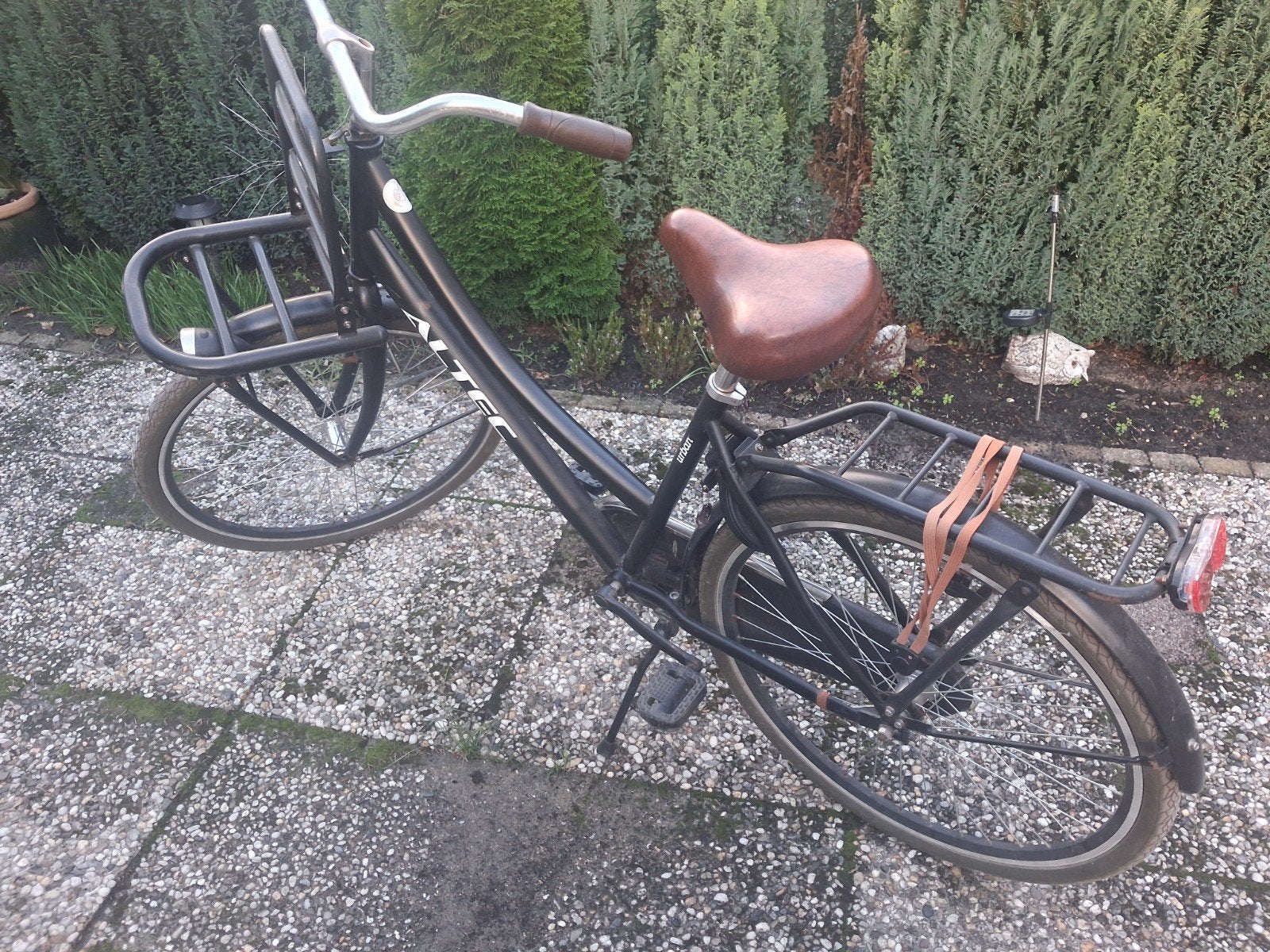 Altec fiets met voordrager en bruin zadel, Terugtraprem, Versnellingen, Ophalen, Overige merken