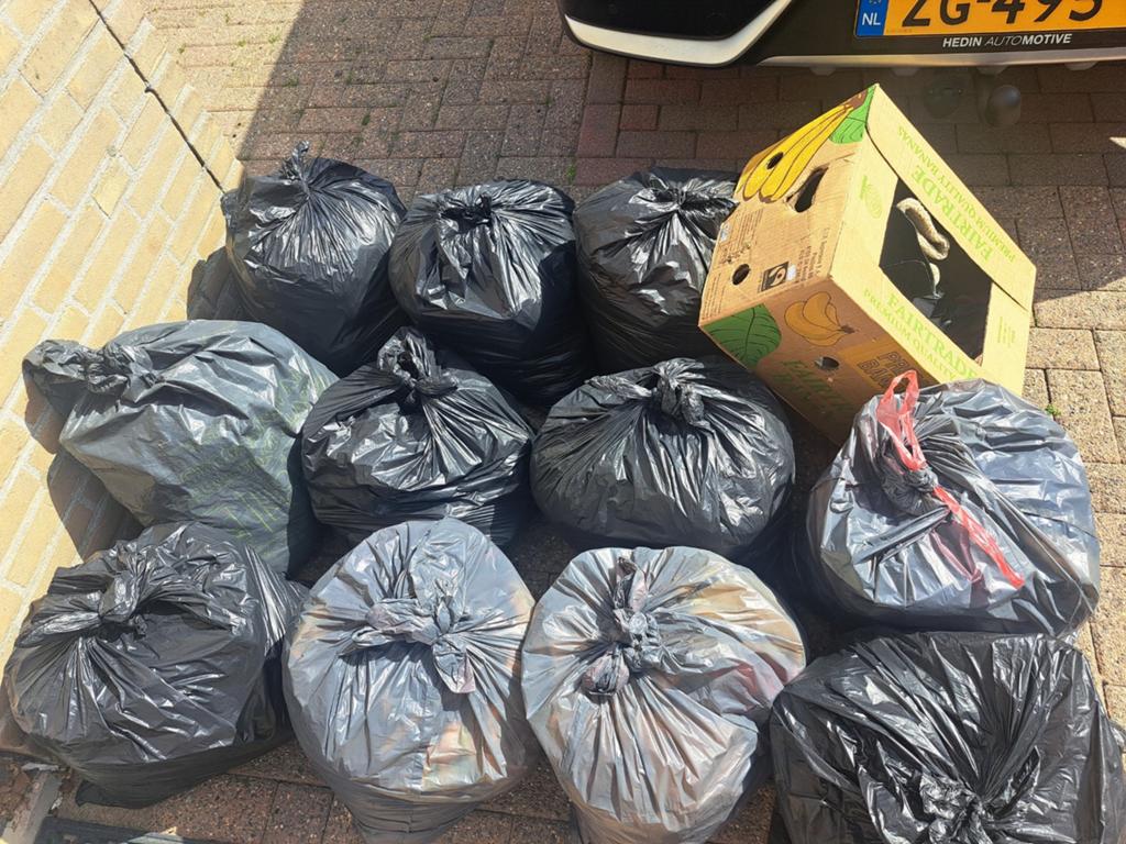 Grote partij kleding en schoenen (62,5+ kg, Diverse, Ophalen, Gedragen