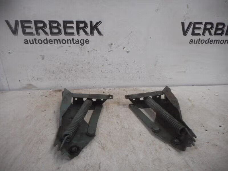MOTORKAPSCHARNIER Mercedes-Benz Ponton (W105) (01-1957/-), Gebruikt, Mercedes-Benz AG, Ophalen of Verzenden, Dialog.mb@mercedes-benz.com